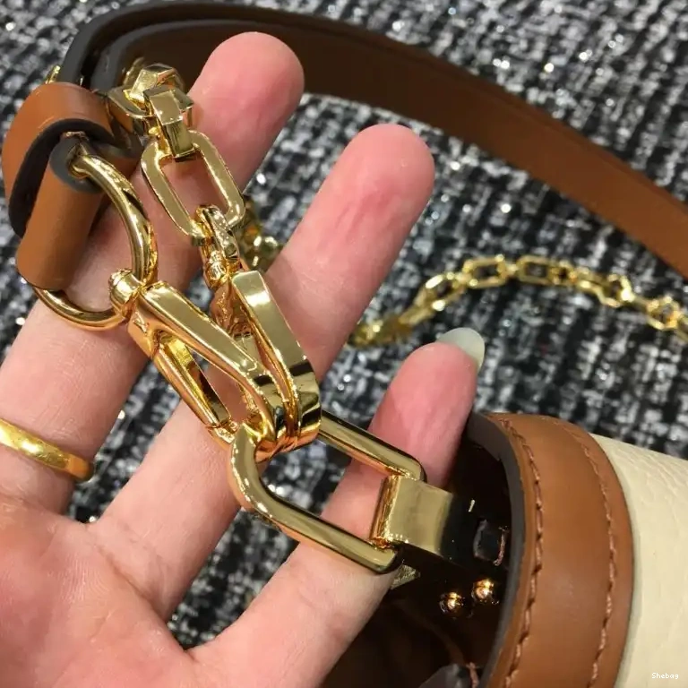 LV 19B570344 Bags 0823